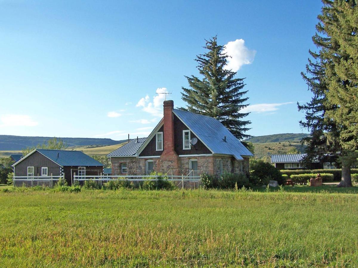Rolling R Guest Ranch Guest House Meeker Стая снимка