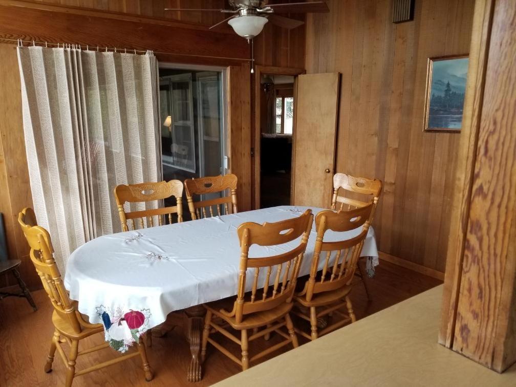 Rolling R Guest Ranch Guest House Meeker Стая снимка